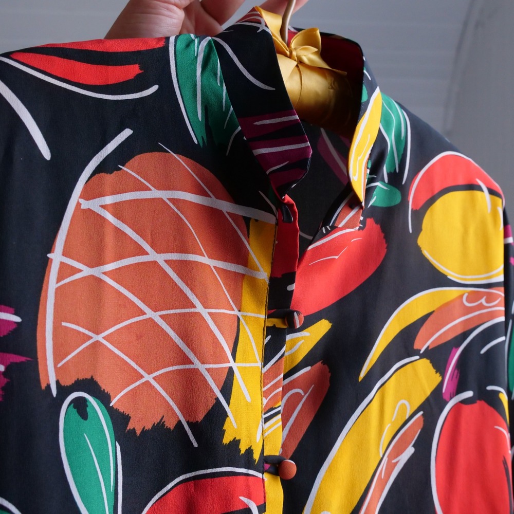 Fun vintage 80s Carole Little for Saint Tropez fruit print silk cropped blouse - Picture 7 of 8